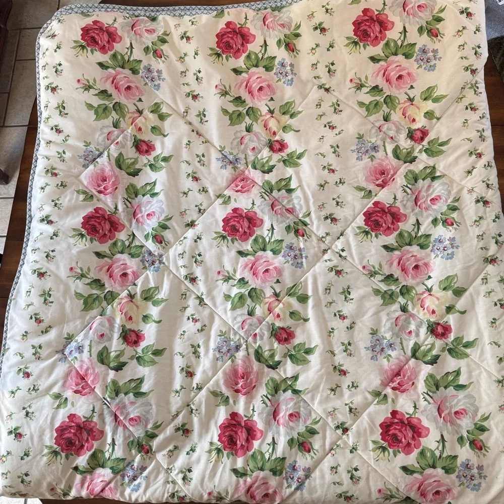 Vintage Laura Ashley Clarissa Full /Queen Comforter.  RARE to Find! Shabby Chic